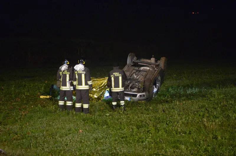 Tragica uscita di strada, muore un 20enne