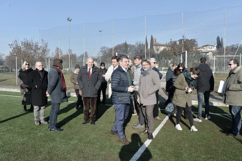 Badia, inaugurato il campo in sintetico