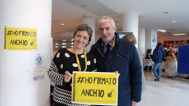 Raccolta firme anche in tribunale