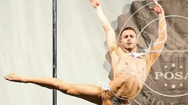 Campionati mondiali: Moris Ciccone nell’esibizione di pole dance - Foto © www.giornaledibrescia.it