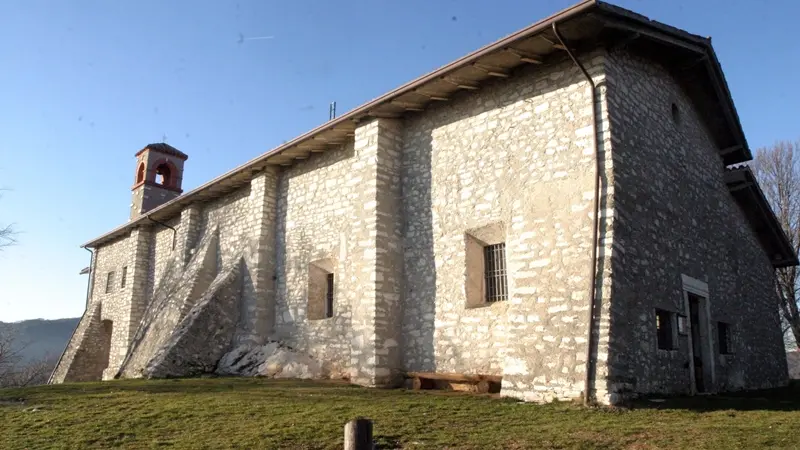 Il santuario di San Bartolomeo, sopra Serle - © www.giornaledibrescia.it