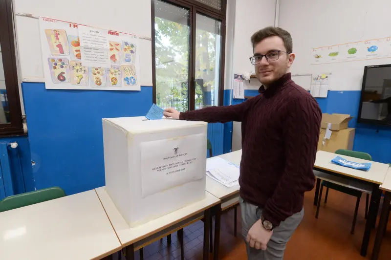 Referendum, le prime foto dei seggi (San Zeno)