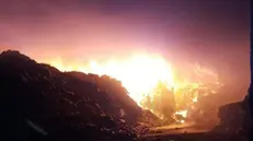 Incendio allo Stir di S. Maria Capua Vetere: domate le fiamme