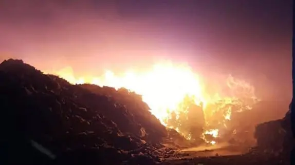 Incendio allo Stir di S. Maria Capua Vetere: domate le fiamme