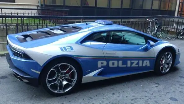 La Lamborghini della Polizia al Civile © www.giornaledibrescia.it