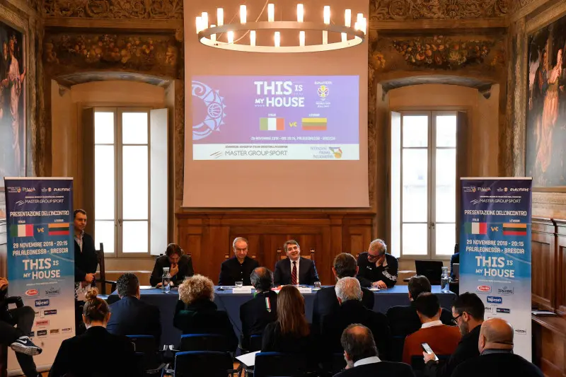 La nazionale italiana di basket a Brescia