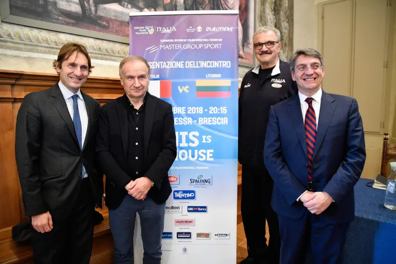 La nazionale italiana di basket a Brescia