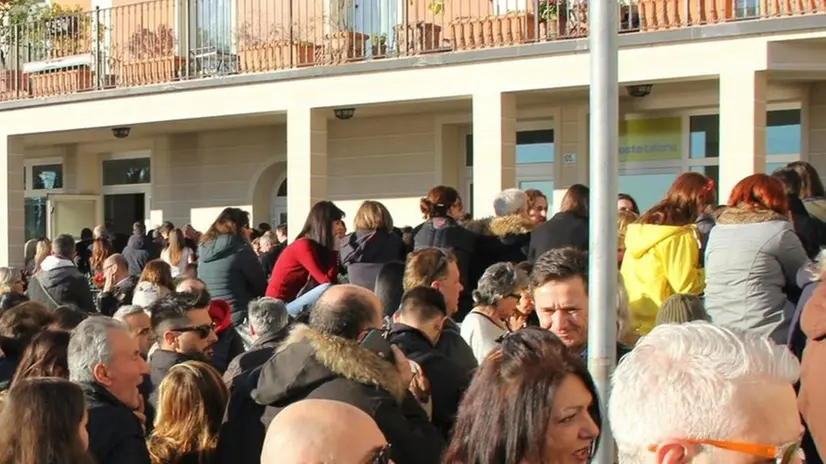 Centinaia di persone al casting per il film su D'Annunzio - © www.giornaledibrescia.it
