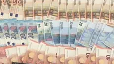 Sono stati sequestrati inoltre 1.550 euro rinvenuti in una scatola metallica e suddivisi in banconote di piccolo taglio - Foto di repertorio