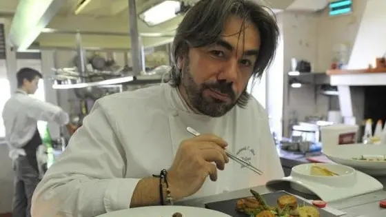 Tocchi da chef. Philippe Léveillé al lavoro nella sua cucina