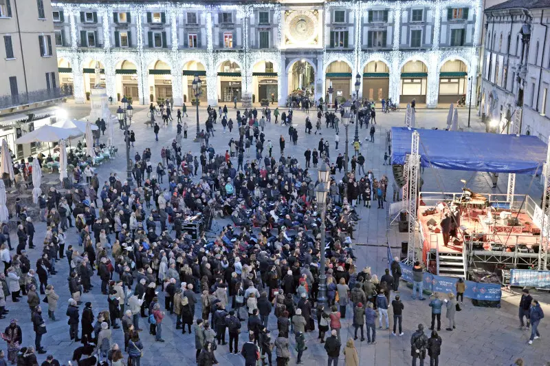 In piazza Loggia presentato il palinsesto natalizio