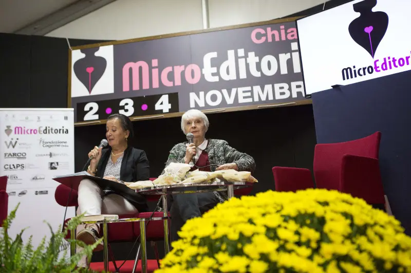 L'apertura della XVI Rassegna della Microeditoria di Chiari a Villa Mazzotti