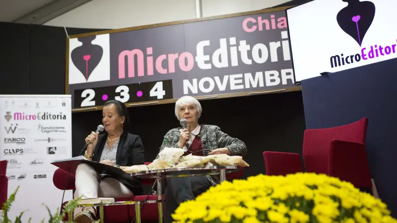 L'apertura della XVI Rassegna della Microeditoria di Chiari a Villa Mazzotti