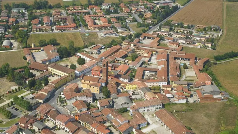 Dall’alto. Una veduta aerea dell’abitato di Offlaga