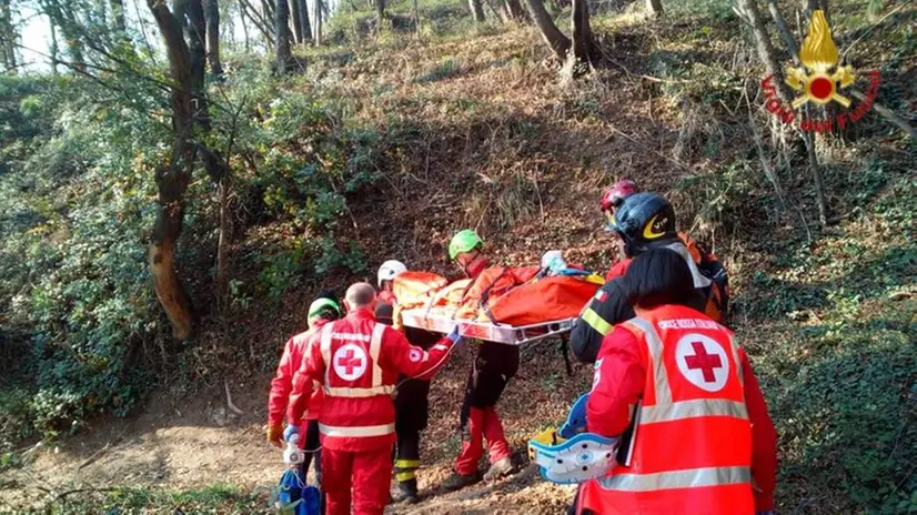 Ciclista cade su un sentieri sui Campiani