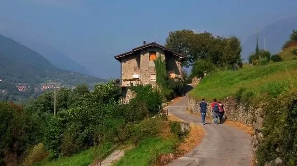 A mezza costa. Uno dei tratti mappati dai due appassionati di cammino