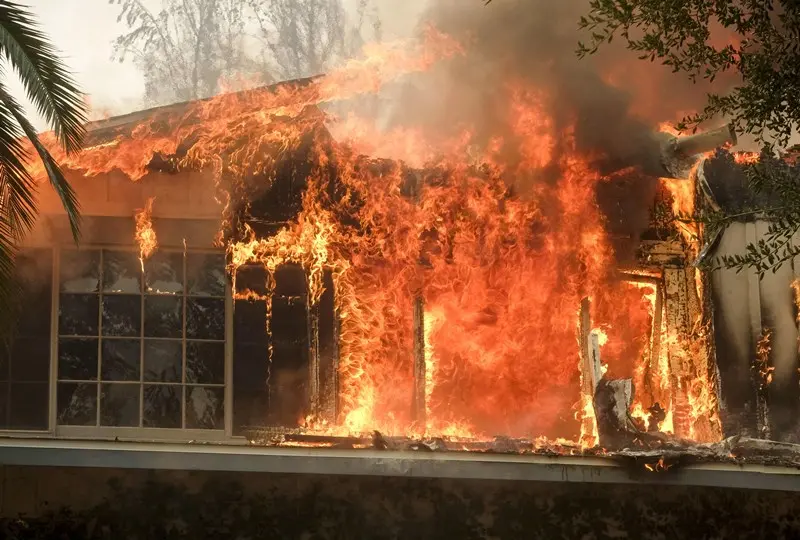 California, allarme incendi