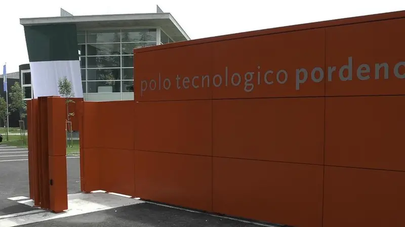 Il centro di trasferimento tecnologico occupa circa 4mila mq e ospita 50 aziende - © www.giornaledibrescia.it
