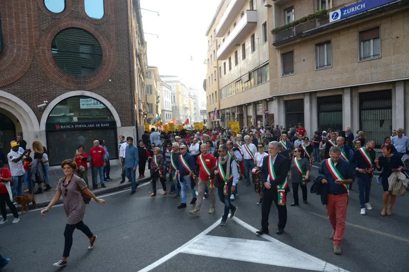 Restiamo Umani, 1.500 persone alla marcia