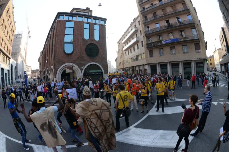 Restiamo Umani, 1.500 persone alla marcia