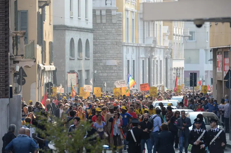 Restiamo Umani, 1.500 persone alla marcia