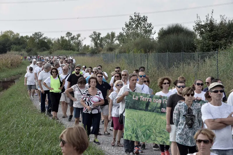 La protesta contro la discarica