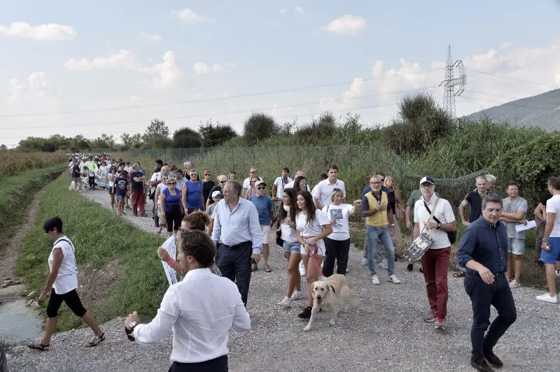 La protesta contro la discarica