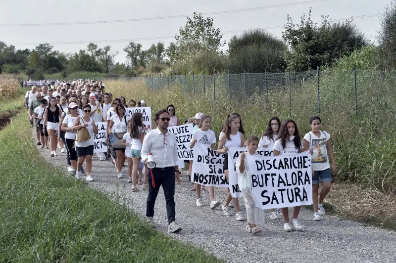 La protesta contro la discarica