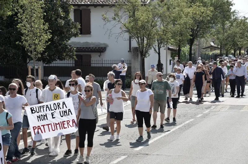 La protesta contro la discarica