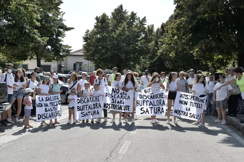 La protesta contro la discarica