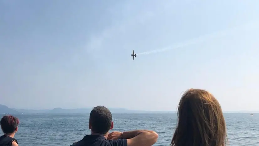 Momenti dello show sul lungolago di Manerba