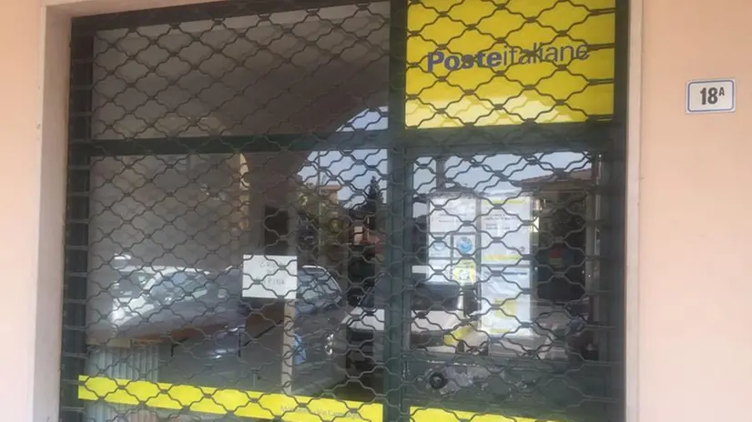 Ufficio postale chiuso per rapina - Foto di repertorio