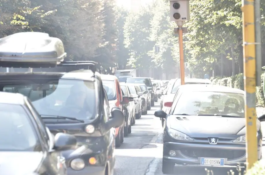 Traffico in via dei Mille