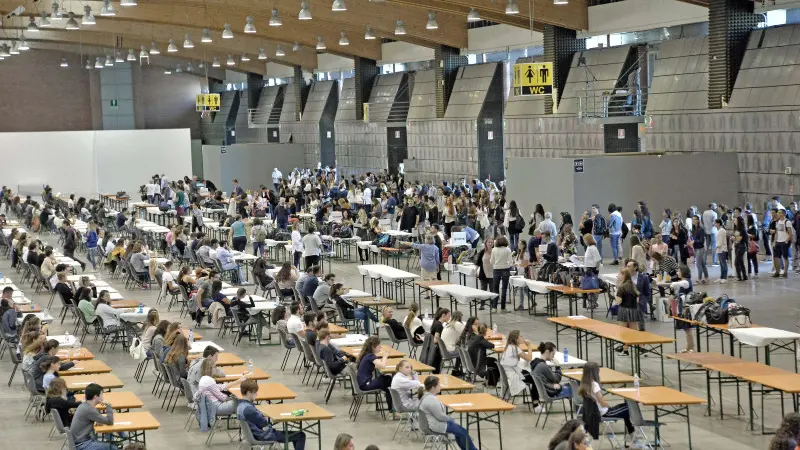 Momenti dal test di medicina di questa mattina al Brixia Forum
