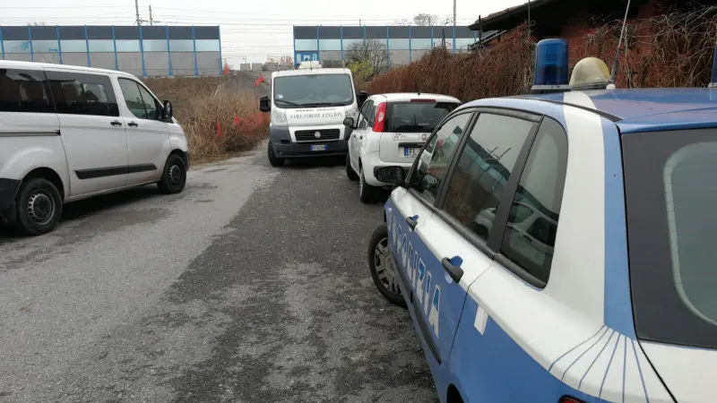 Polizia Ferroviaria e Polizia mortuaria a Roncadelle sul luogo del tragico investimento - © www.giornaledibrescia.it
