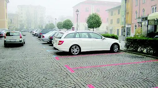 Parcheggi riservati alle donne © www.giornaledibrescia.it