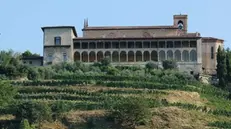 Gioiello architettonico. Una bella veduta del convento dell’Annunciata sulla sommità del Monte Orfano