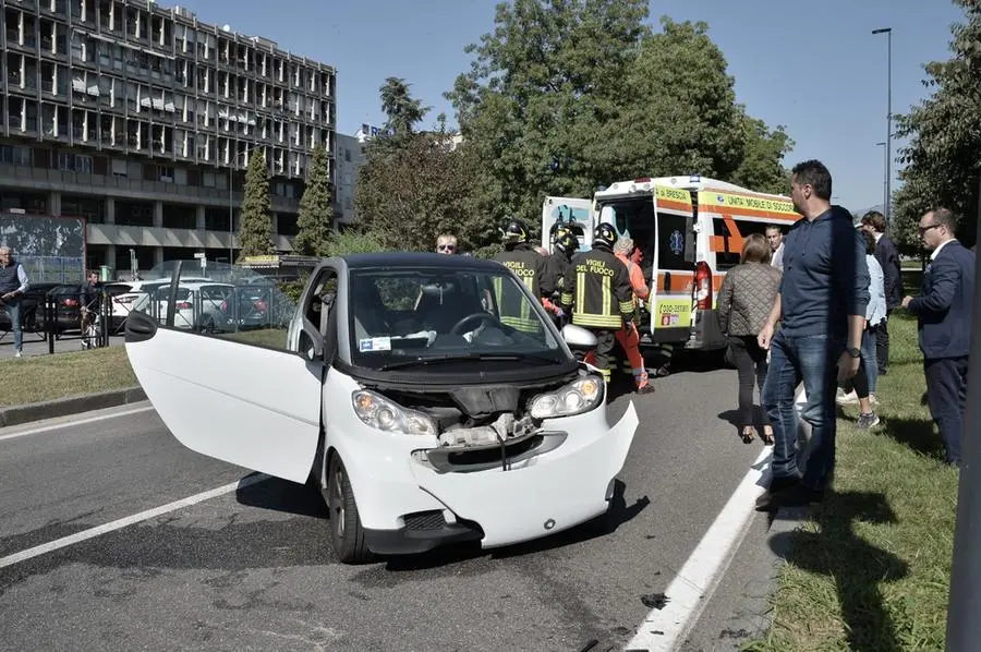 Le foto dell'auto incidentata