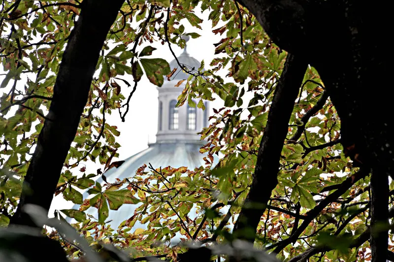 La città si veste d'Autunno -    Foto Pierre Putelli/Neg © www.giornaledibrescia.it