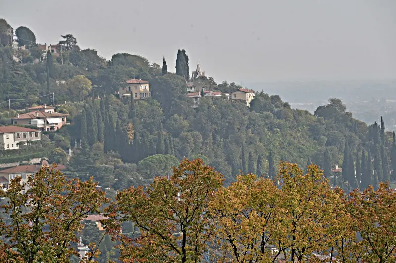 La città si veste d'Autunno -    Foto Pierre Putelli/Neg © www.giornaledibrescia.it