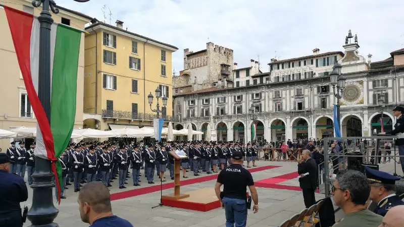 Piazza Loggia, le prove del giuramento degli allievi agenti della Polgai