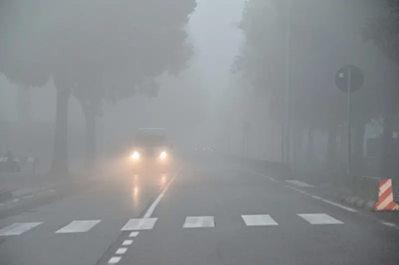 Prima nebbia dell'anno sul Bresciano stamane - Foto Putelli/Neg © www.giornaledibrescia.it