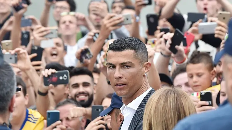 Cristiano Ronaldo al centro medico della Juventus - Foto Ansa/Alessandro Di Marco