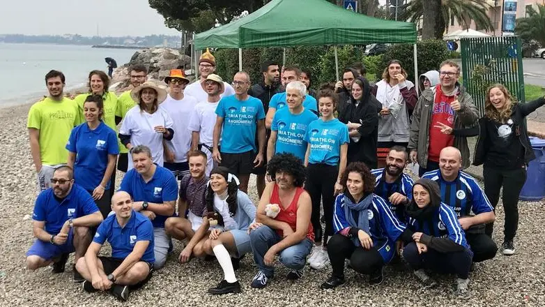 Le squadre partecipanti alla manifestazione «Pedalò lei» di Desenzano