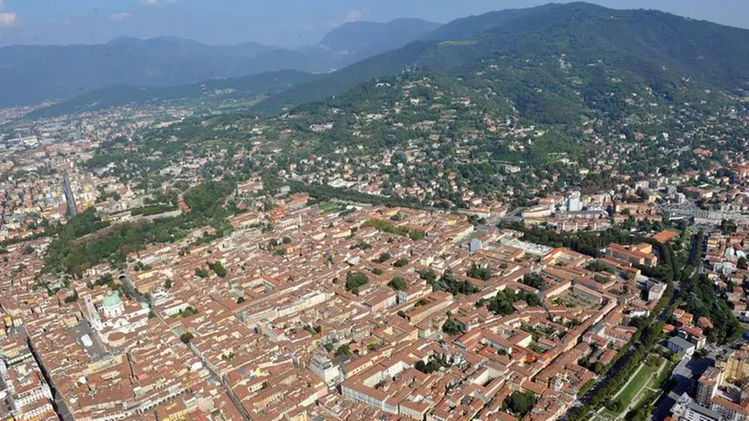 Una veduta aerea di Brescia - Foto © www.giornaledibrescia.it