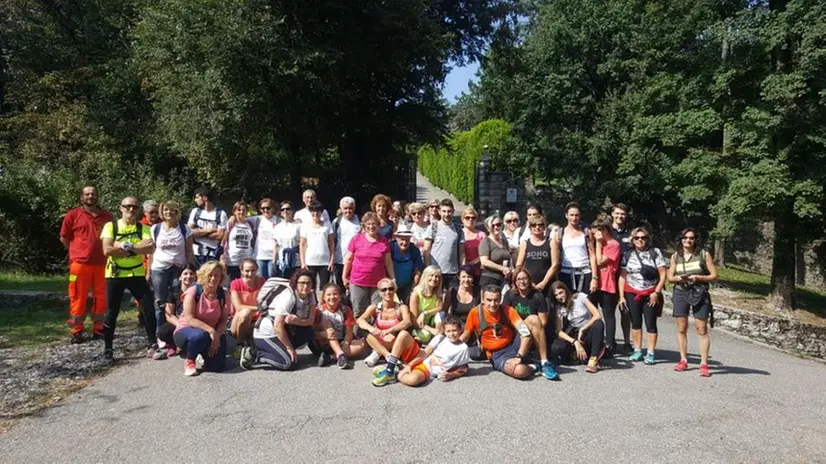 I pellegrini valsabbini in cammino verso la città