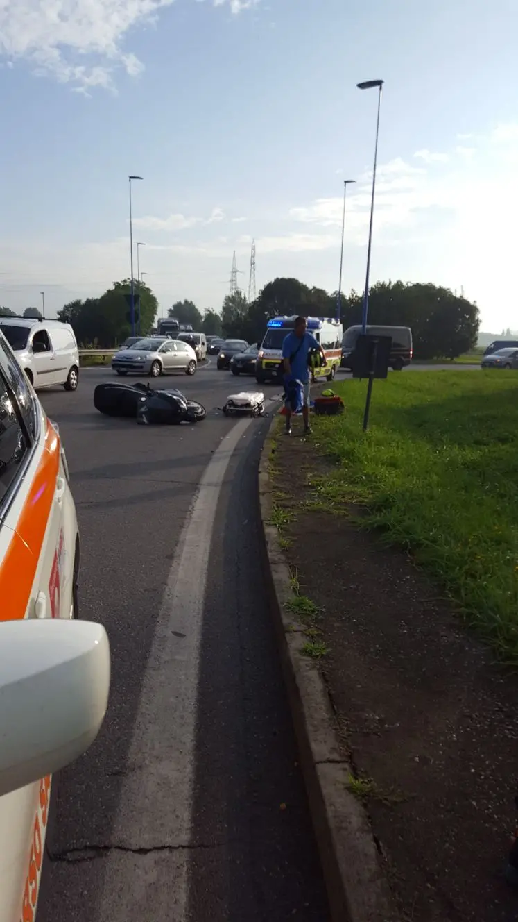 Soccorsi sul luogo dell'incidente