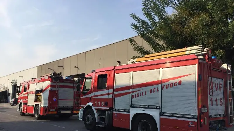 Chiari, grave infortunio in azienda: operaio travolto da un carico