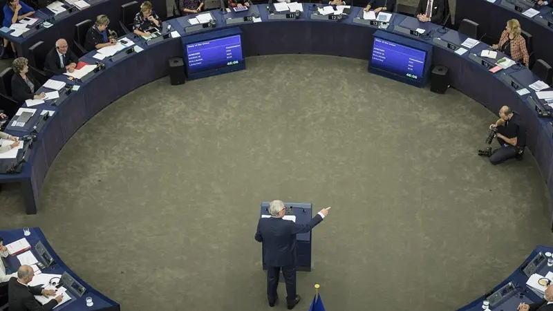 Il presidente della Commissione Europea Juncker a Strasburgo - Foto Ansa/Epa Jean-Francois Badias