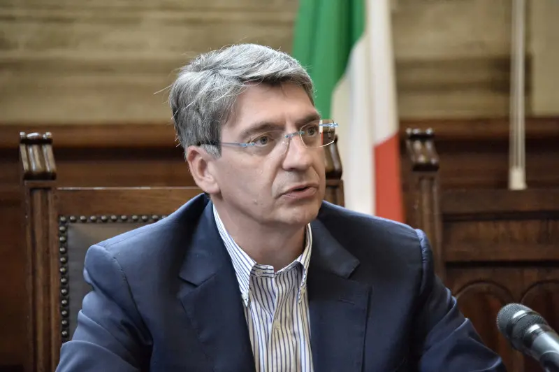 La conferenza stampa del sindaco sulla sicurezza in via Corfù